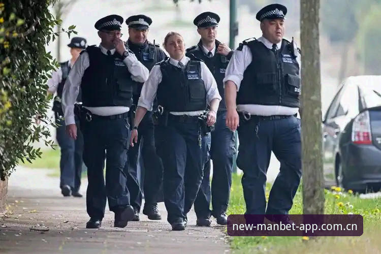 万博官网 揭秘世界杯安保新策略:英国警员缩减背后的创新应对之道